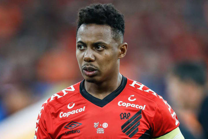Wellington interesse ao futebol turco. 