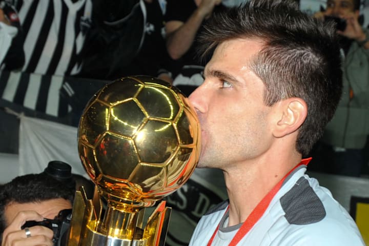 Atletico Mineiro v Lanús - Recopa Santander Sudamericana 2014