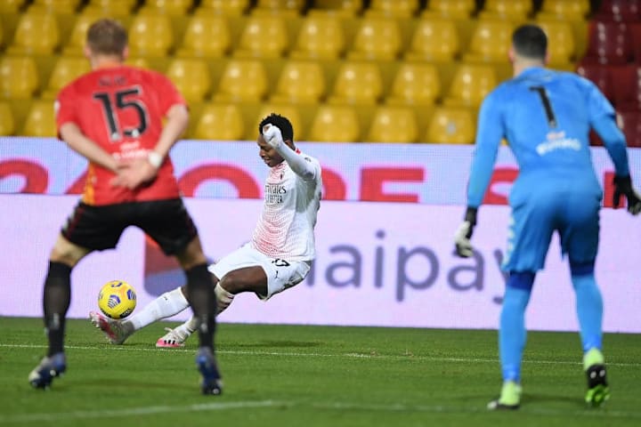 Il gol di Rafael Leao in Benevento-Milan