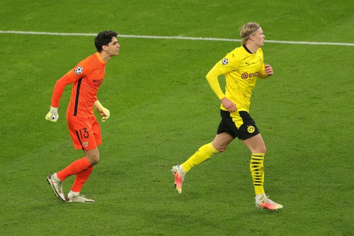 Sevilla goalkeeper Yassine Bounou mocks Dortmund's Erling Haaland Sevilla goalkeeper Yassine Bounou mocks Dortmund's Erling Haaland