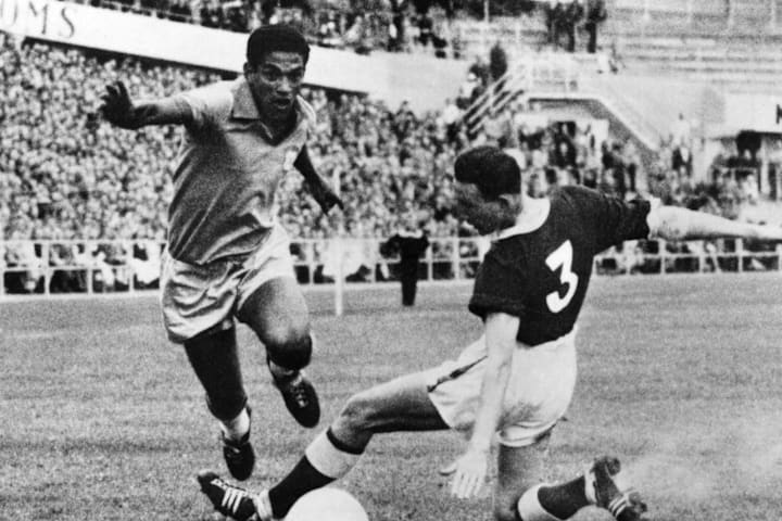 Garrincha murió en la miseria más absoluta