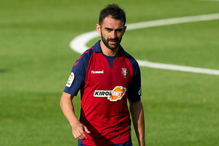 Adrián López renueva con Osasuna