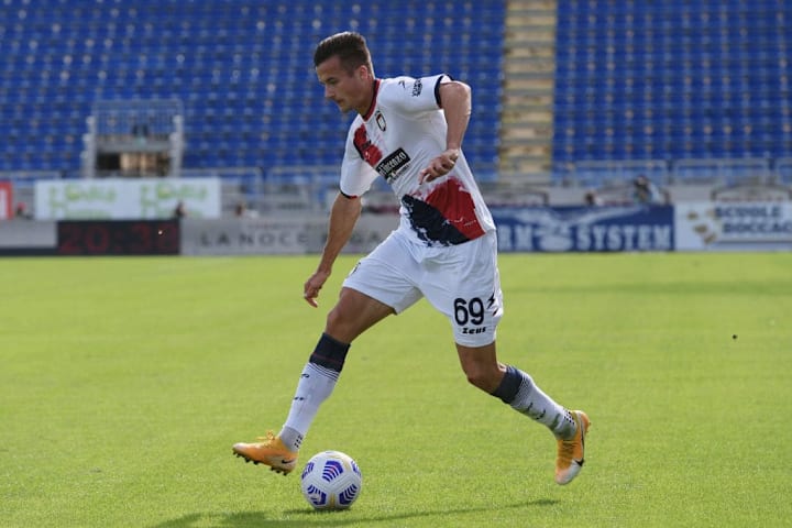 Cagliari Calcio v FC Crotone, Reca in azione