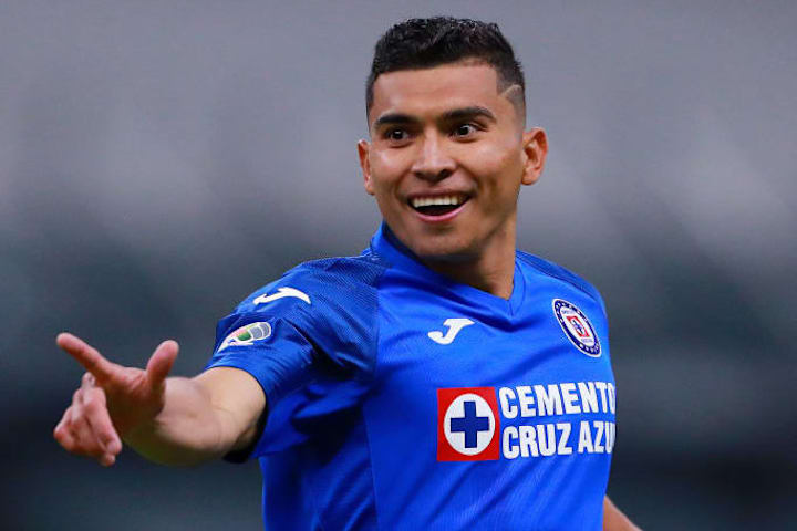 Orbelín Pineda festeja un gol conseguido ante el América.