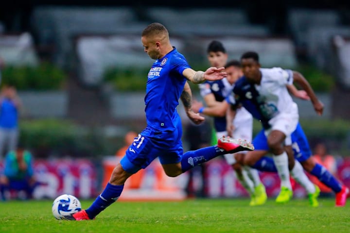 Cruz Azul v Pachuca - Torneo Clausura 2020 Liga MX