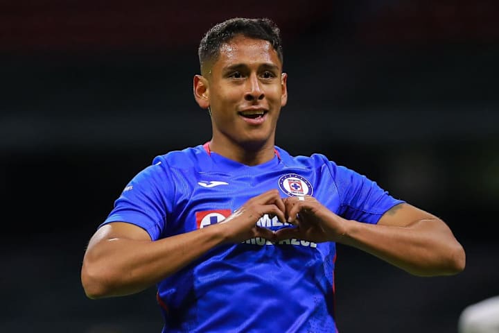 Luis Romo, piedra angular en Cruz Azul