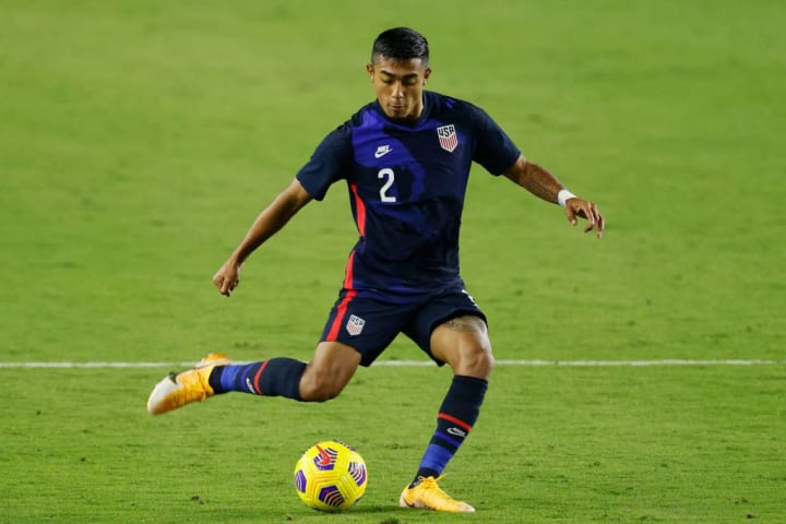 Julian Araujo