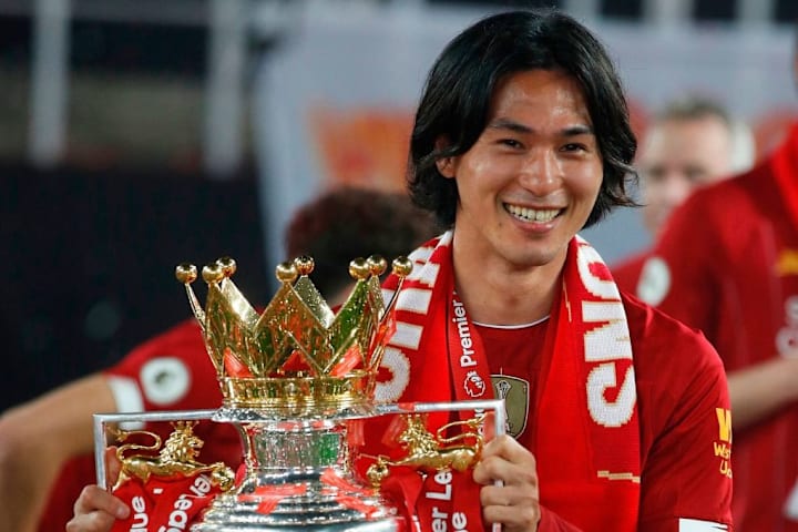 FBL-ENG-PR-LIVERPOOL-CHELSEA-TROPHY FBL-ENG-PR-LIVERPOOL-CHELSEA-TROPHY
