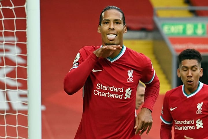 Van Dijk llegó en 2017 por 76,19 millones de libras 