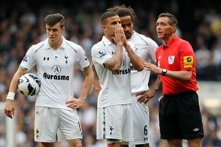 Kyle Walker (tengah)