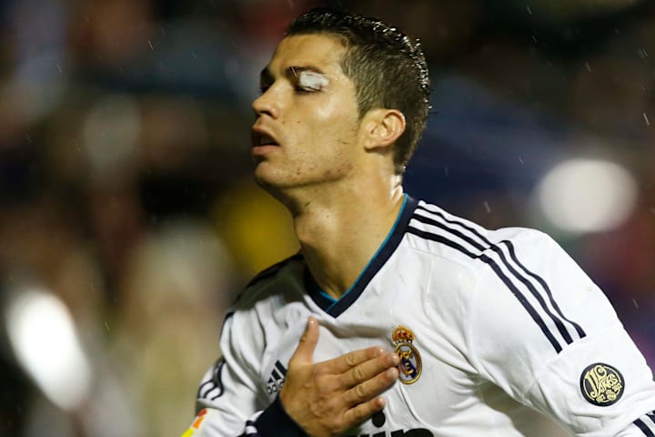 FBL-ESP-LEVANTE-REALMADRID
