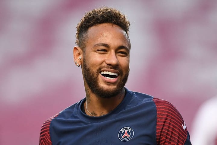 Com Messi no PSG, quem fica com a '10'?