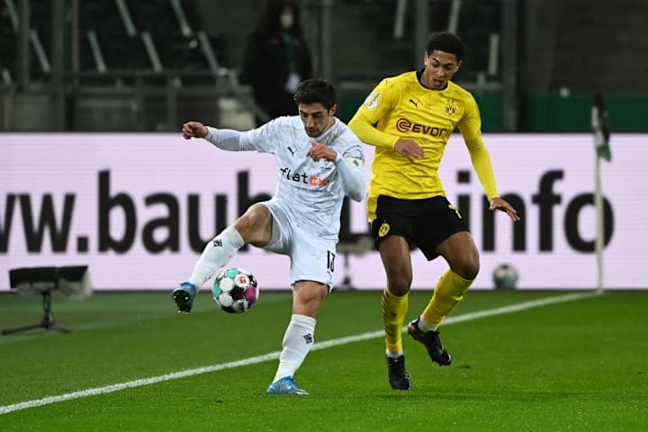 FBL-GER-CUP-MOENCHENGLADBACH-DORTMUND