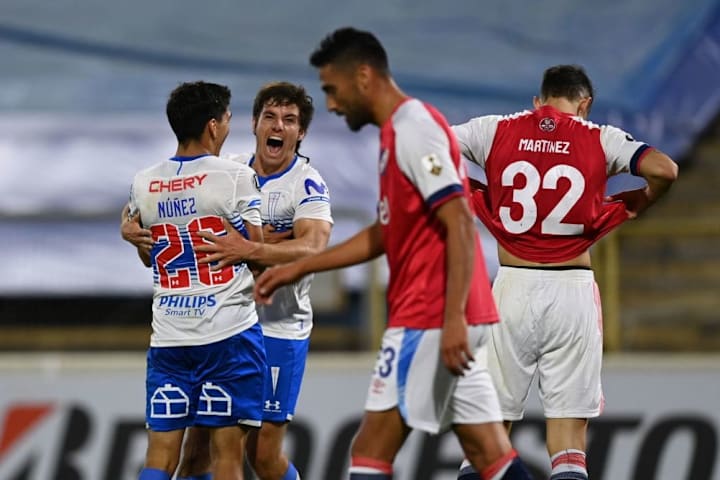 FBL-LIBERTADORES-CATOLICA-NACIONALURU