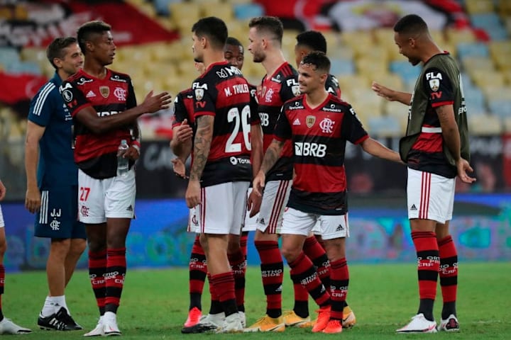 Atual campeão, o Flamengo tenta defender sua coroa de campeão da América do Sul.