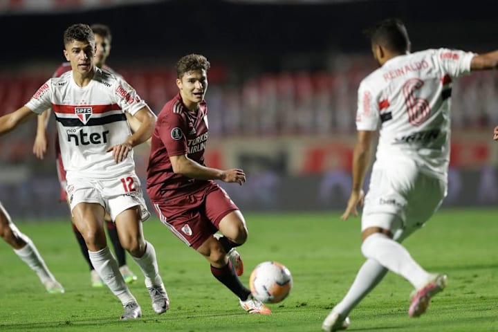 FBL-LIBERTADORES-SAOPAULO-RIVER