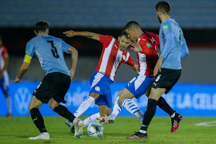 FBL-WC-2022-SAMERICA-QUALIFIERS-URU-PAR