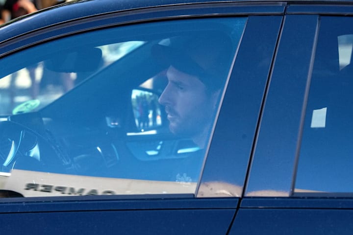 Messi se reapresenta ao Barcelona