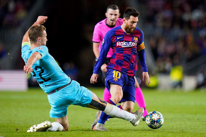 FC Barcelona v Slavia Praha: Group F - UEFA Champions League