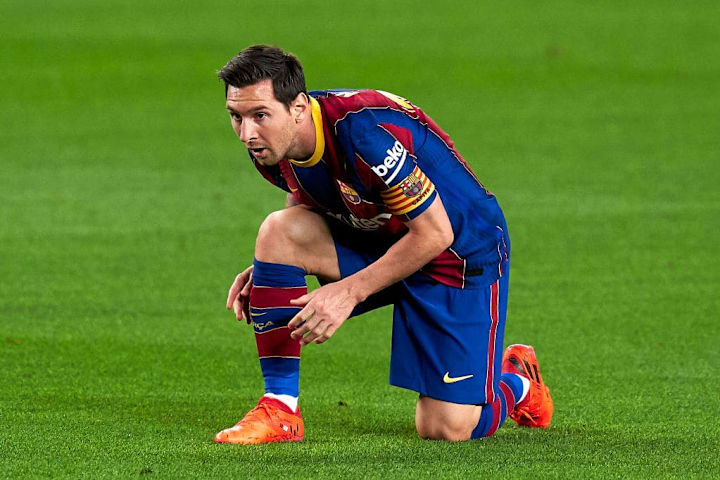 Messi actúa como un capitán dando la cara en Sport