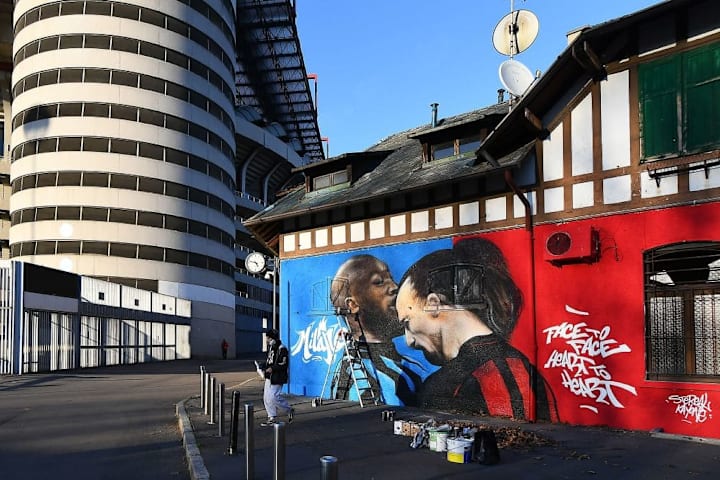 Il murales nei pressi di San Siro