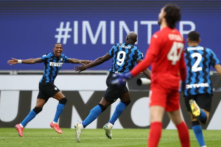 Romelu Lukaku, Ashley Young