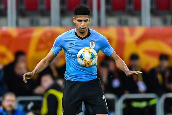 Araujo aguarda en el banquillo 