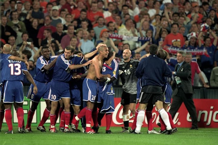 Trezeguet marcó para Francia el gol del título