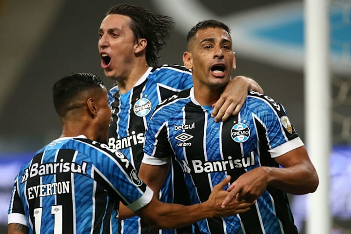 Gremio v Santos - Copa CONMEBOL Libertadores 2020