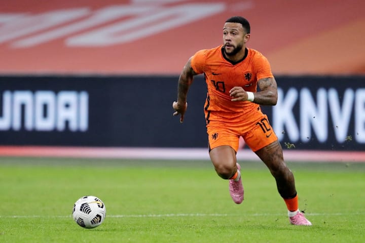 Depay fue pretendido por el Barcelona