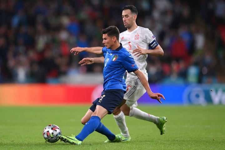 Matteo Pessina, Sergio Busquets