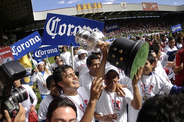 Diego Martinez, Jonny Magallon