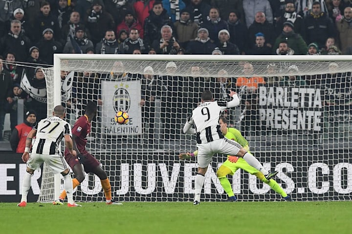 Il gol partita di Higuain