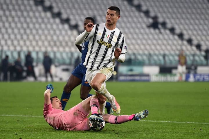 Juventus v FC Porto  - UEFA Champions League Round Of 16 Leg Two