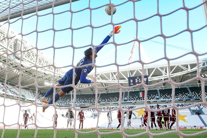 Salvatore Sirigu, Cristiano Ronaldo