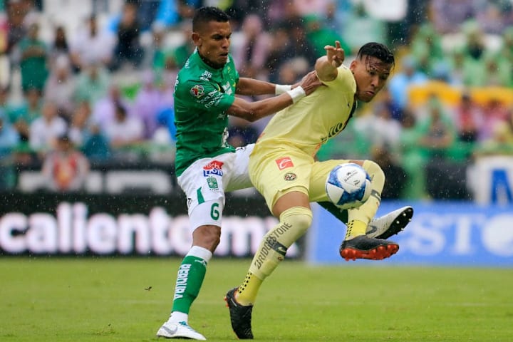 William Tesillo, Roger Martínez - Soccer Forward