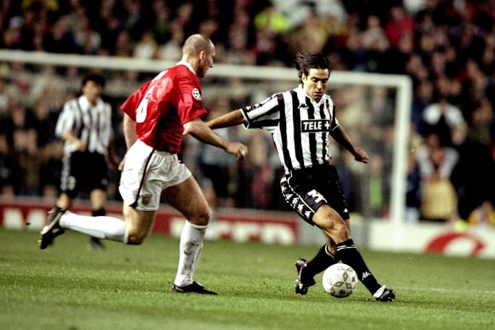 Man United v Juve Juan Esnaider