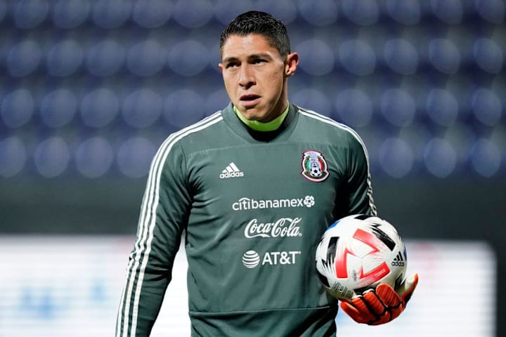 Hugo Gonzélez en un entrenamiento de México.