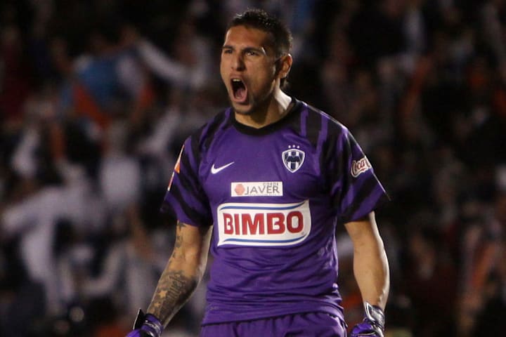 Jonathan Orozco en un partido de Rayados de Monterrey.