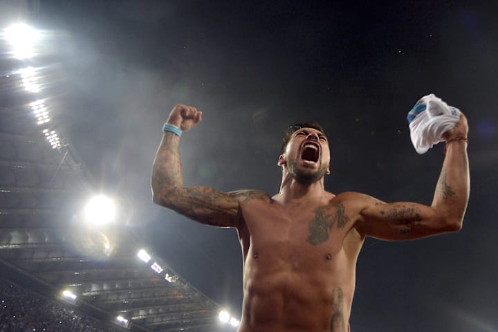 Napoli's forward Ezequiel Lavezzi celebr