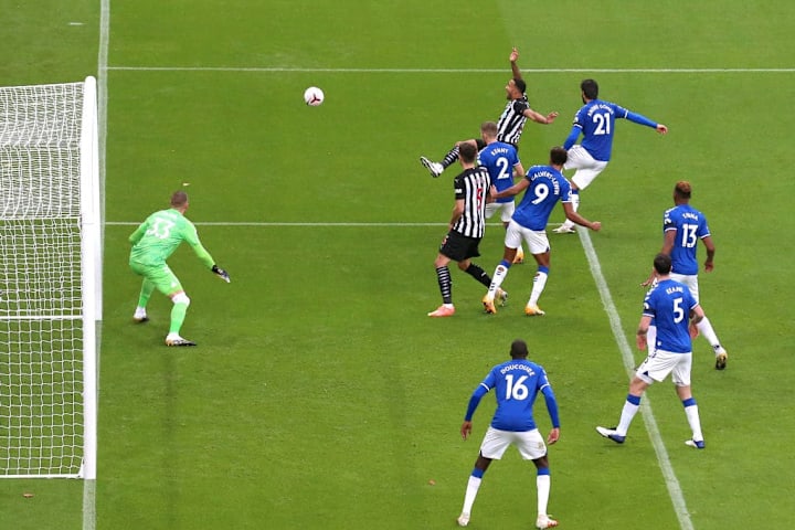 Newcastle United v Everton - Premier League