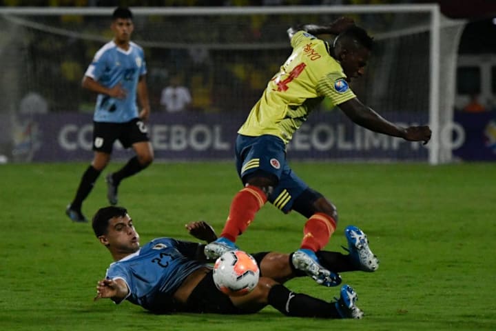 OLY-FBL-U23-COL-URU