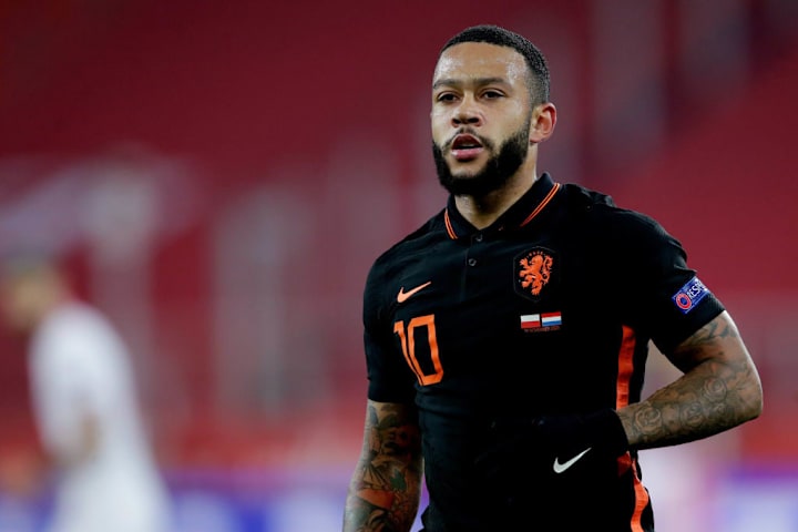 El Barcelona sigue los pasos de Depay