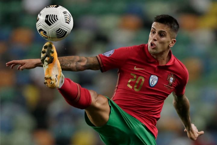 Joao Cancelo fue pretendido por el Barcelona