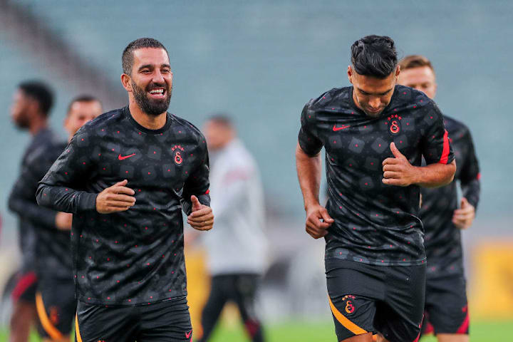 Arda Turan voltou ao Galatasaray. 