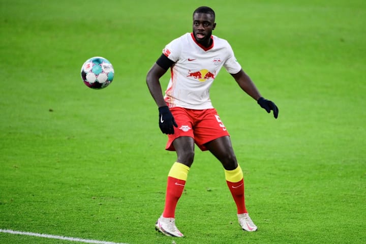 Dayot Upamecano vient consolider l'arrière garde bavaroise.