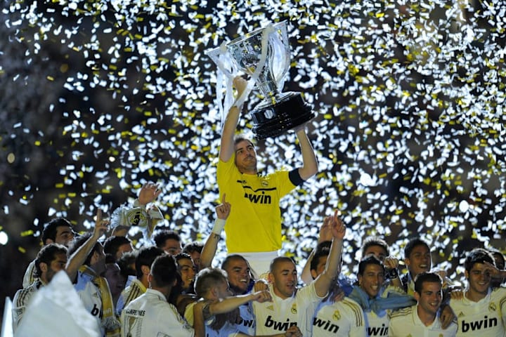 Iker Casillas levanta LaLiga junto a sus compañeros