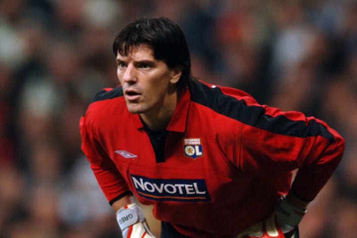 Gregory Coupet, ancien entraîneur des gardiens de l'OL, entraîne actuellement à Dijon