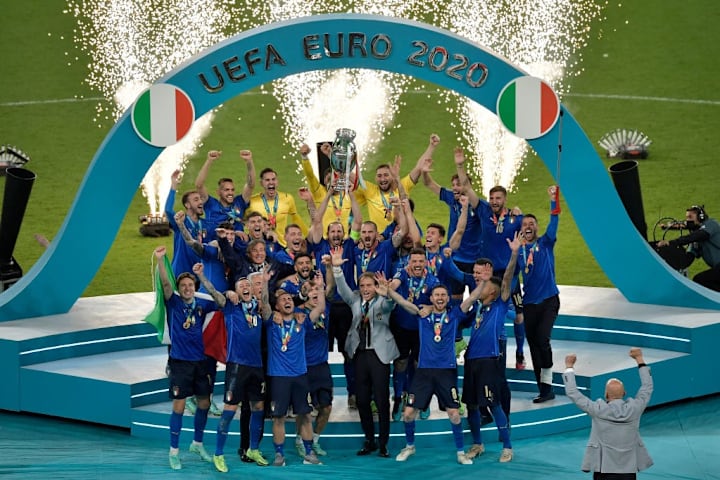 Roberto Mancini coach of Italy and the italian players...