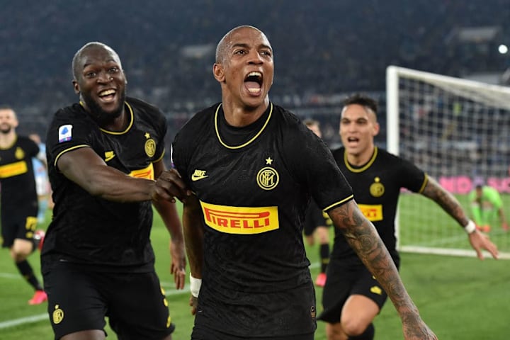 Ashley Young, Romelu Lukaku Ashley Young, Romelu Lukaku